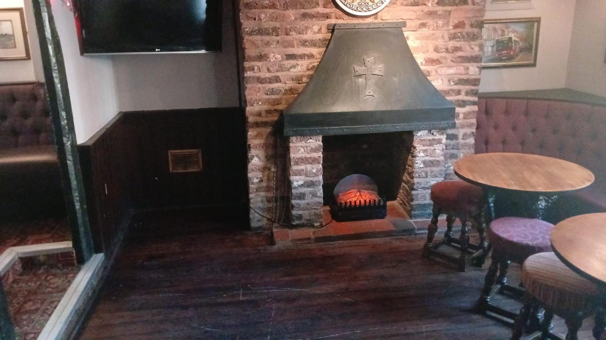 Ye Olde Black Cross Bed & Breakfast *